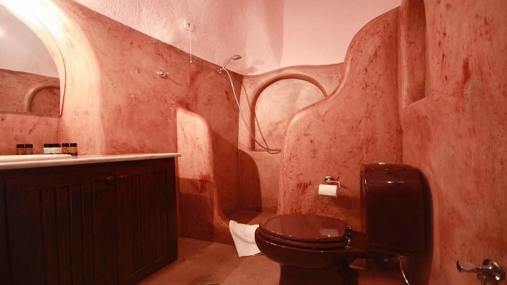 Lava Suites & Lounge Тира Экстерьер фото