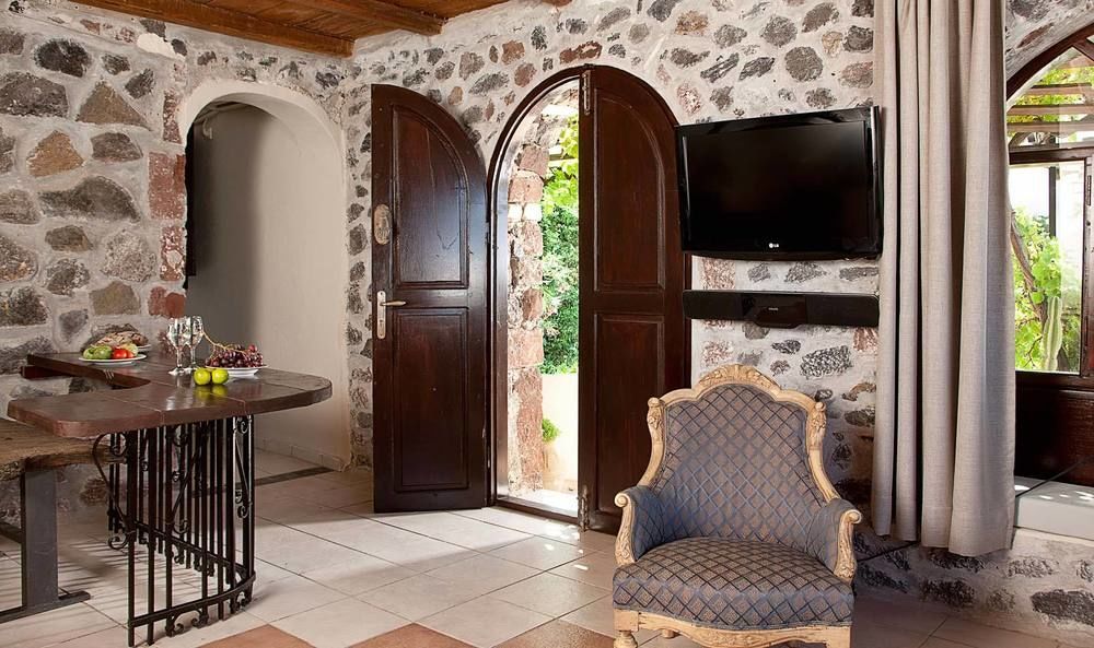 Lava Suites & Lounge Тира Экстерьер фото