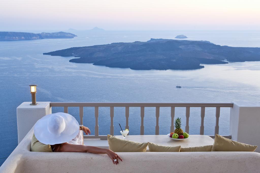 Lava Suites & Lounge Тира Экстерьер фото