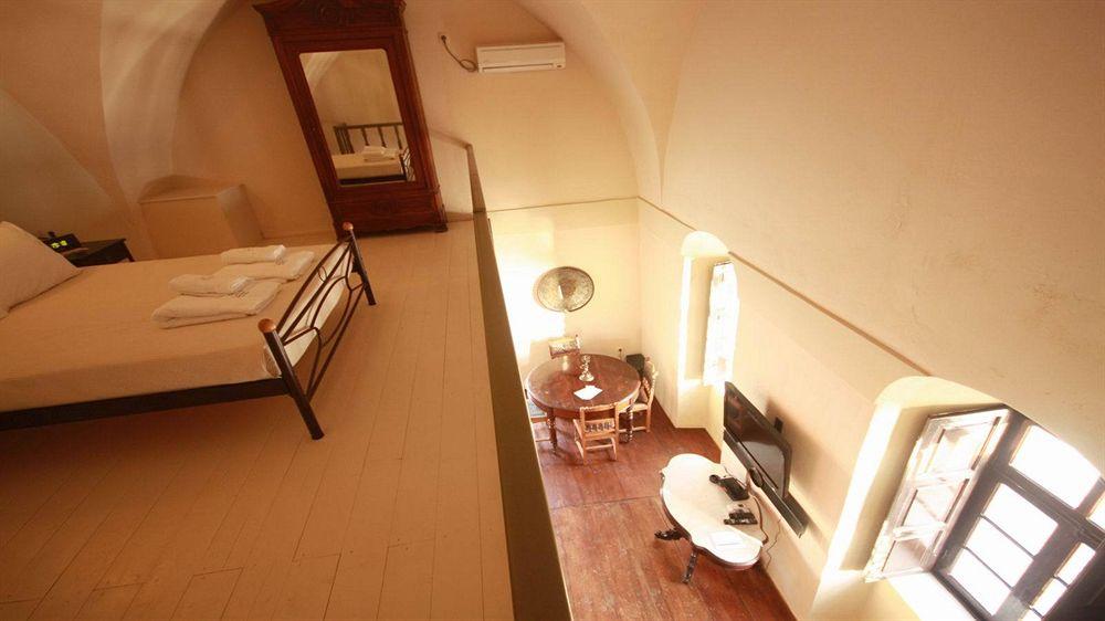 Lava Suites & Lounge Тира Экстерьер фото